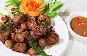 http://stc.bindo.vn//files/cung-bindo-nham-nhi-cuoi-tuan-voi-mon-de-nuong-sa-te-1.jpg
