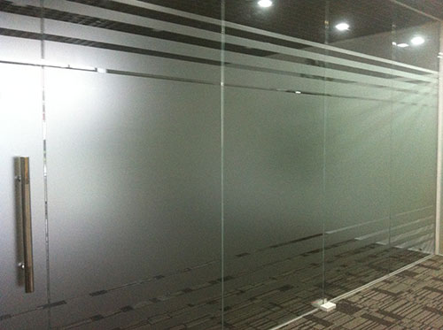 http://stc.bindo.vn//files/huong-dan-thuc-hien-giay-dan-kinh-chong-nang1.jpg