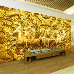 Tranh ngựa vàng tiến bước