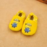 Giày tập đi cho bé Minions màu vàng