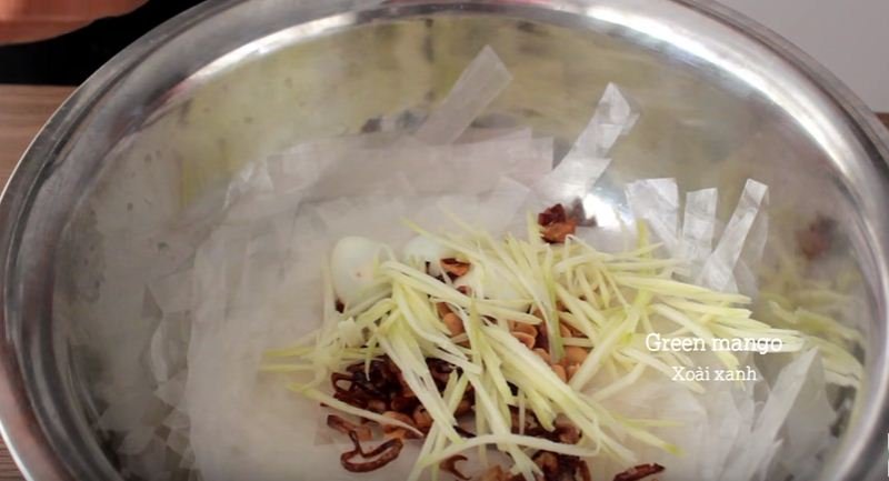 Cách làm bánh tráng trộn sốt mayonnaise béo ngon 9