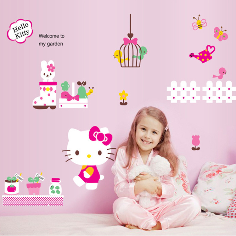 Chọn mẫu giấy dán tường Hello Kitty dễ thương cho phòng bé gái 2