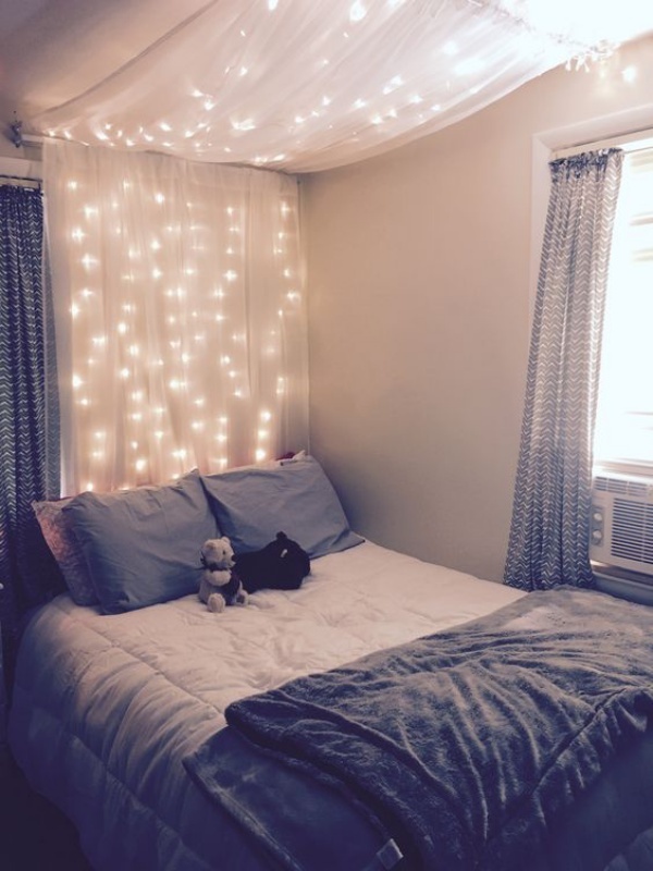 Trang trí phòng ngủ lung linh với 3 .  đèn LED