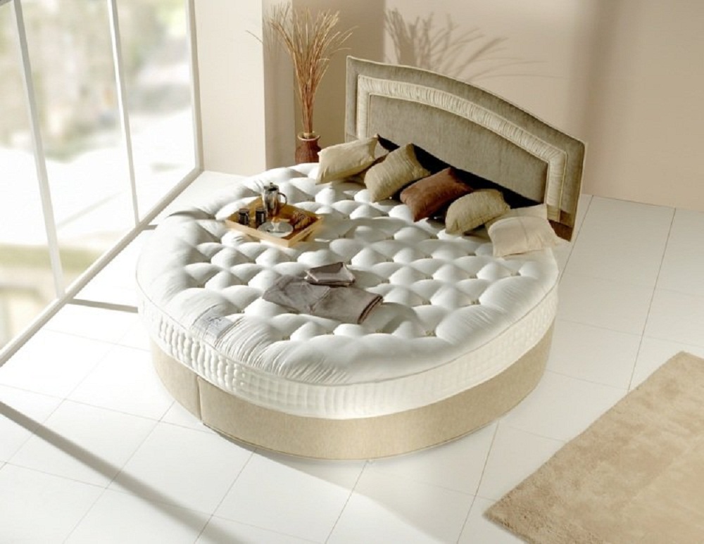 Trang trí phòng ngủ sành điệu và ấn tượng với chiếc giường tròn  12