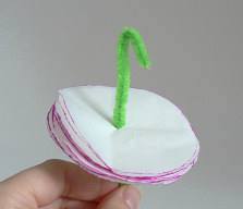 Hướng dẫn làm hoa hồng đơn giản đẹp từ giấy tissue 6