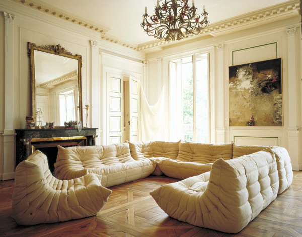 Trang trí phòng khách với những chiếc ghế sofa Togo 6