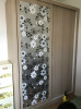 Decal dán kính họa tiết hoa cúc trắng dán cửa ra vào 90cm x 100cm đẹp giá rẻ - 