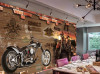 Tranh dán tường trang trí quán những chiếc xe môtô - 