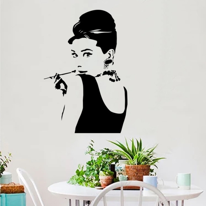Decal dán tường Decal dán tường cô gái kiêu sa, phong cách hàn quốc, dán quán cafe, giá rẻ ở TPHCM