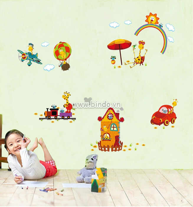 Decal dán tường Decal hươu lái xe và phương tiện giao thông dán tường cho bé
