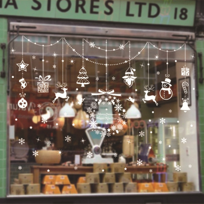 Decal dán tường Noel 84 -Dây treo noel kỳ lạ