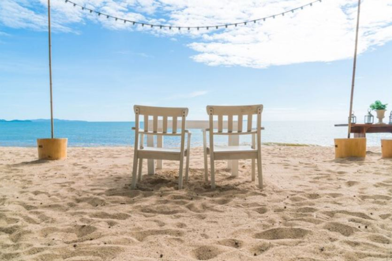 Tranh Ghế trên biển