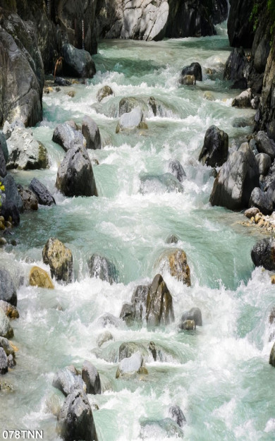 Tranh phong cảnh dòng nước chảy