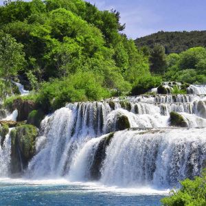 Tranh thác nước trên sông Krka. Vườn quốc gia, Dalmatia, Croatia