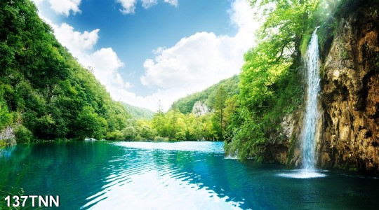 Tranh dán tường  phong cảnh thác nước và dòng sông xanh