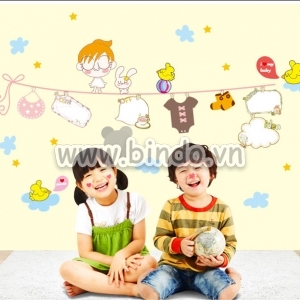 Decal dán tường Decal dán tường bé phơi đồ, màu trắng, dán phòng bé trai bé gái, khổ 1,5 x 0,75 (m) (dài x rộng) tại TPHCM Decal dán tường Decal dán tường bé phơi đồ, màu trắng, dán phòng bé trai bé gái, khổ 1,5 x 0,75 (m) (dài x rộng) tại TPHCM