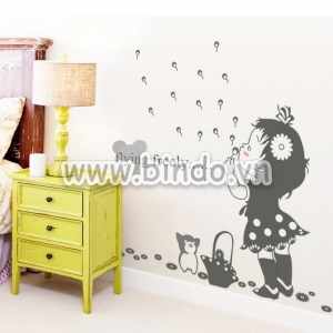 Decal dán tường Cô bé tinh nghịch 2