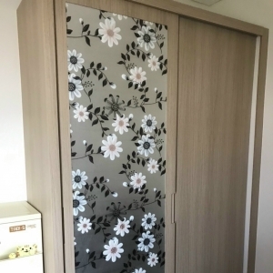 Decal dán tường Decal dán kính họa tiết hoa cúc trắng dán cửa ra vào 90cm x 100cm đẹp giá rẻ