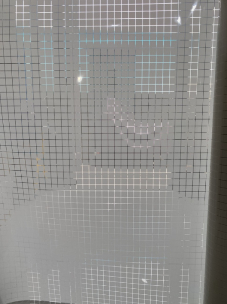 Decal dán tường Decal dán kính trong sọc caro trắng 90cm x 100cm
