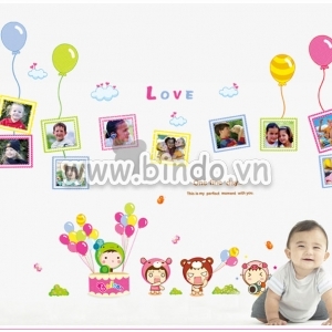 Decal dán tường Khoảnh khắc đáng yêu