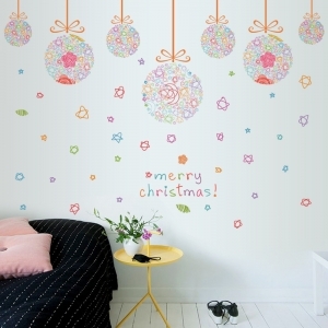 Decal dán tường Noel 77 -Trái châu